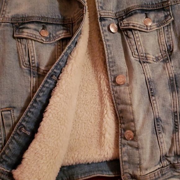 Hollister jacket - Picture 2 of 4